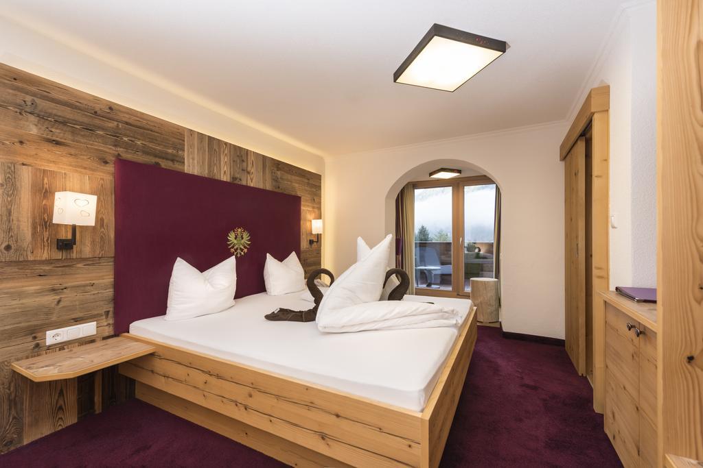 Lifestylepanoramahotel Erika Superior Neustift im Stubaital Chambre photo